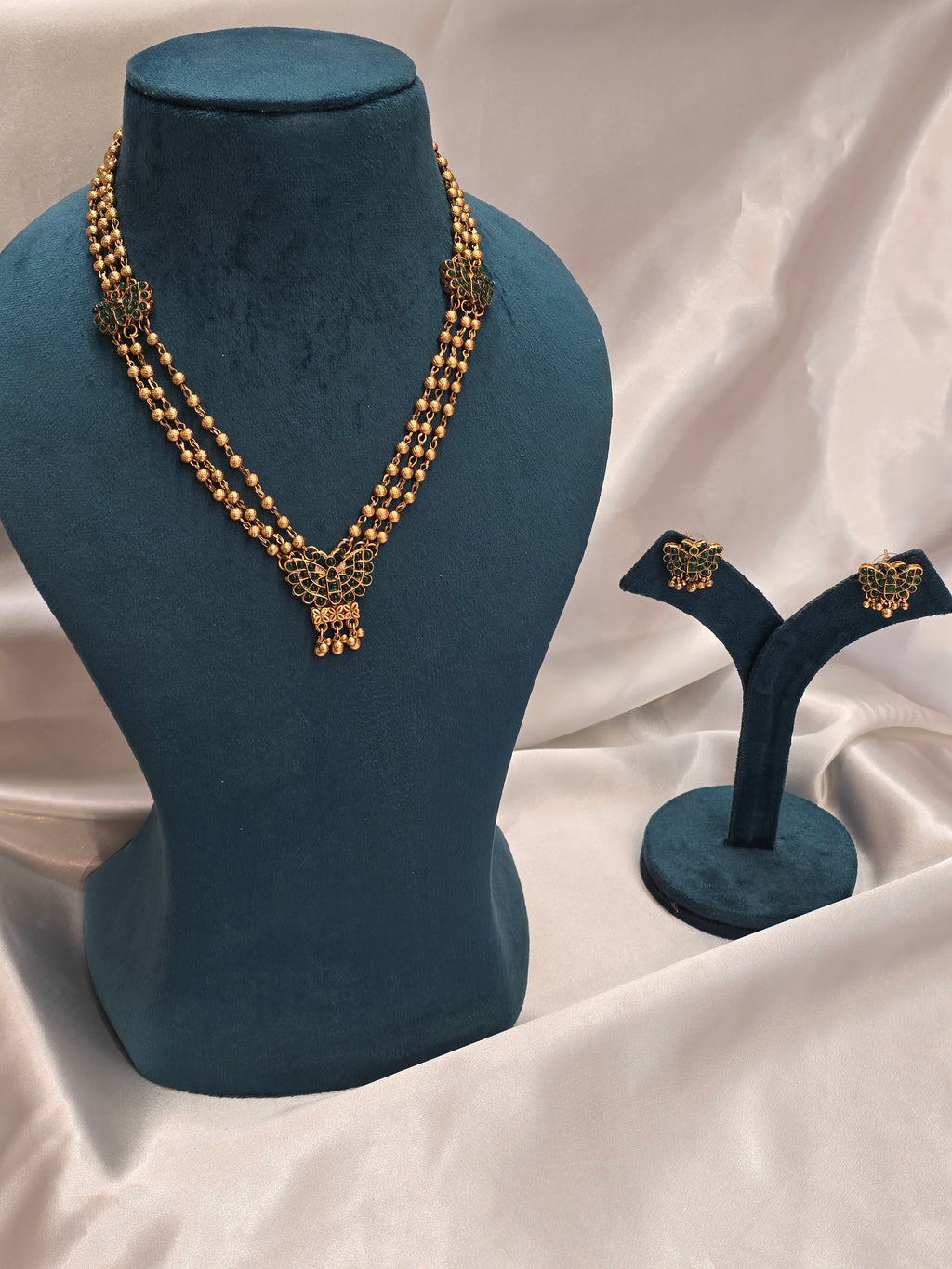 Necklace with earrings