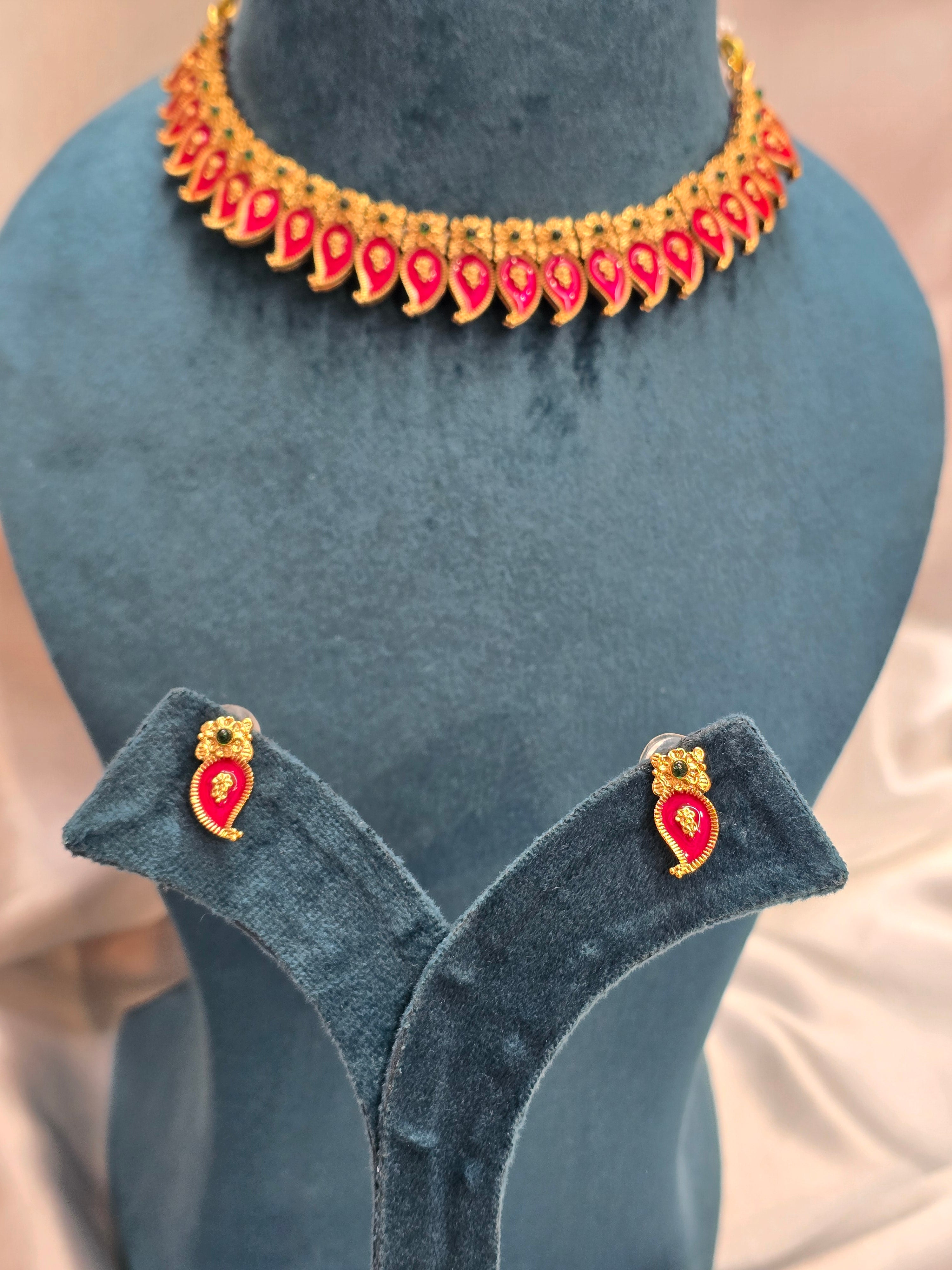 Neckalce wit earrings