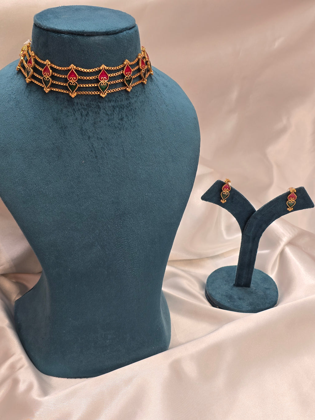 Choker set