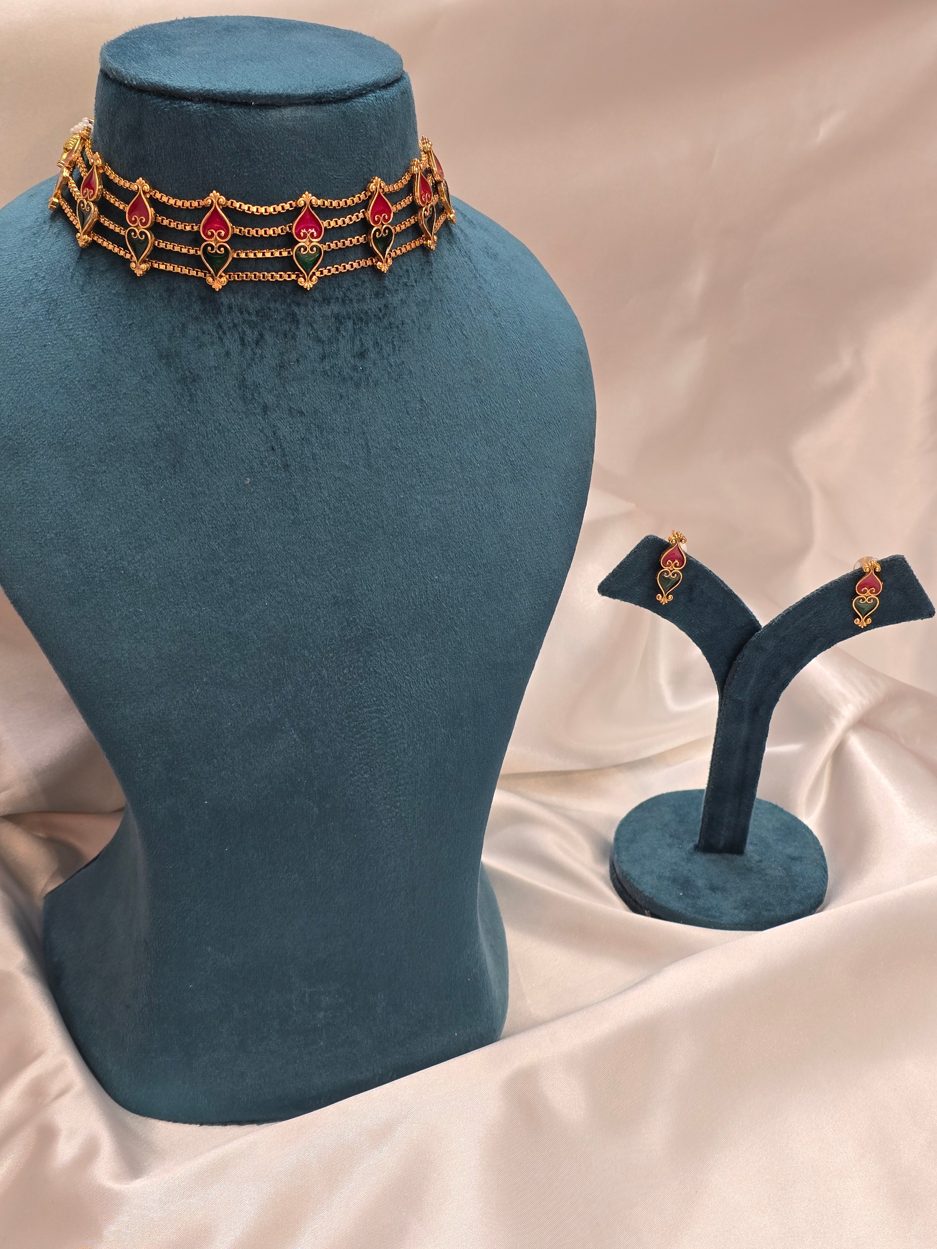 Choker set