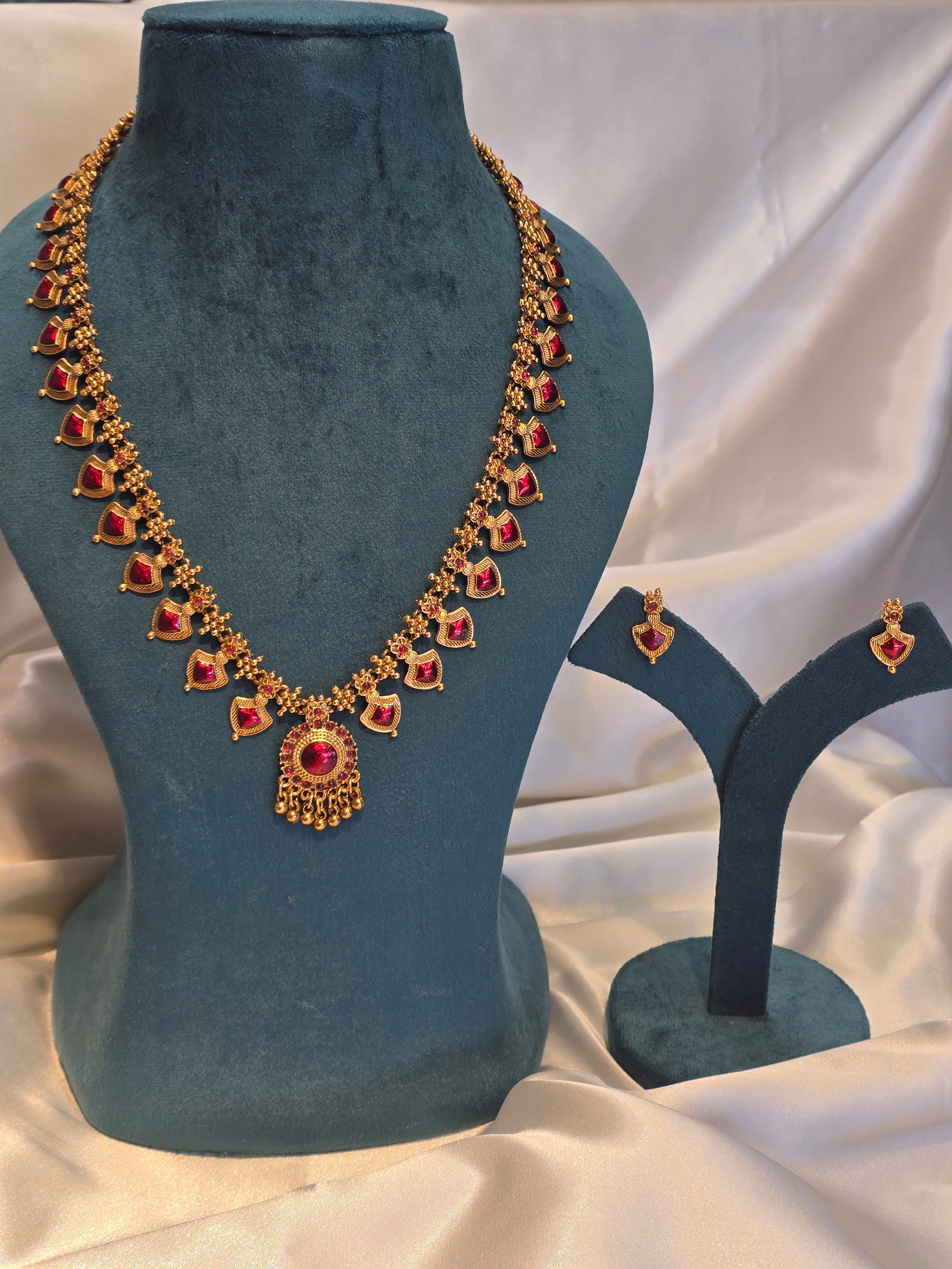 Long necklace with Earrings