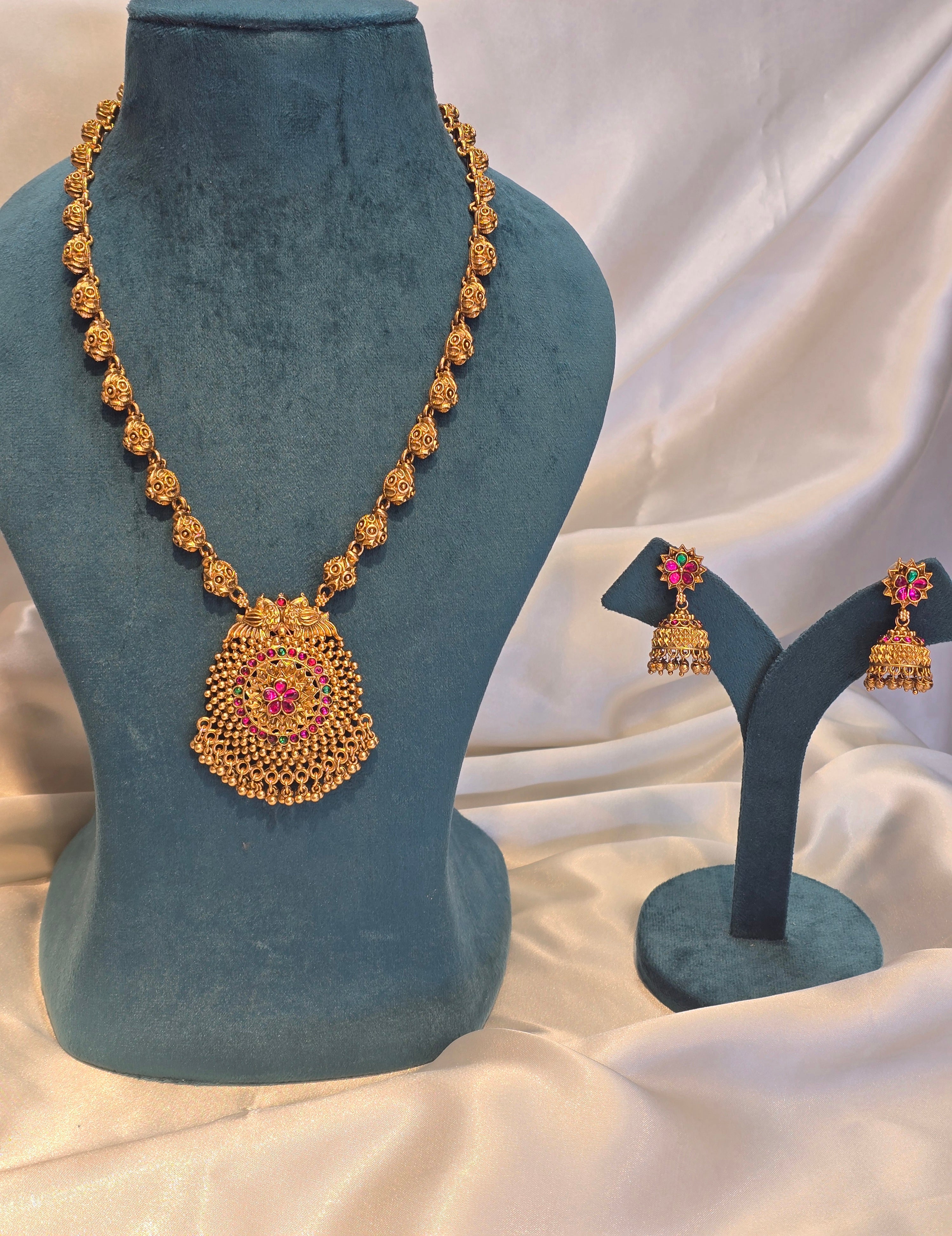 Necklace with earrings