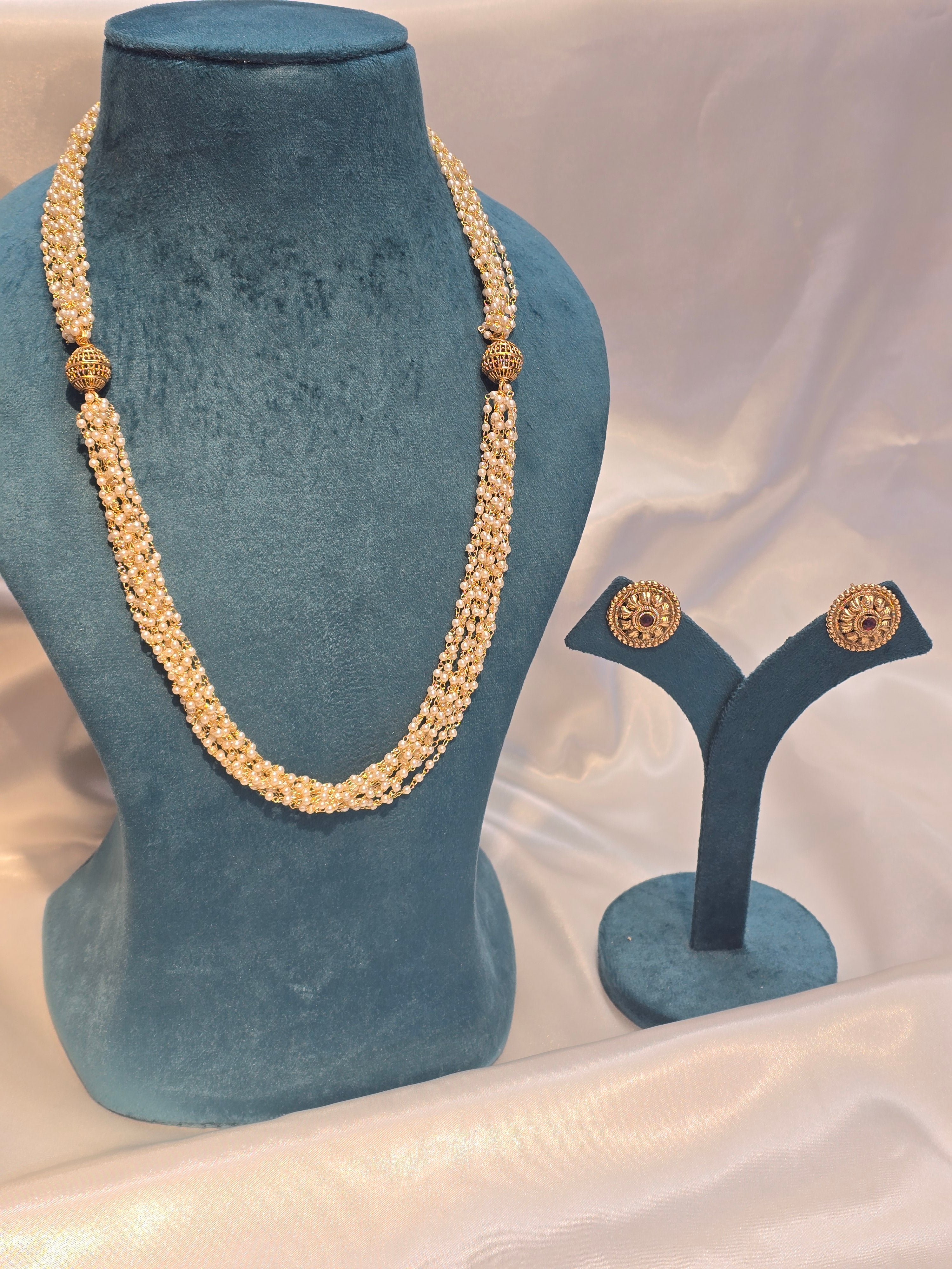 Long necklace with stud