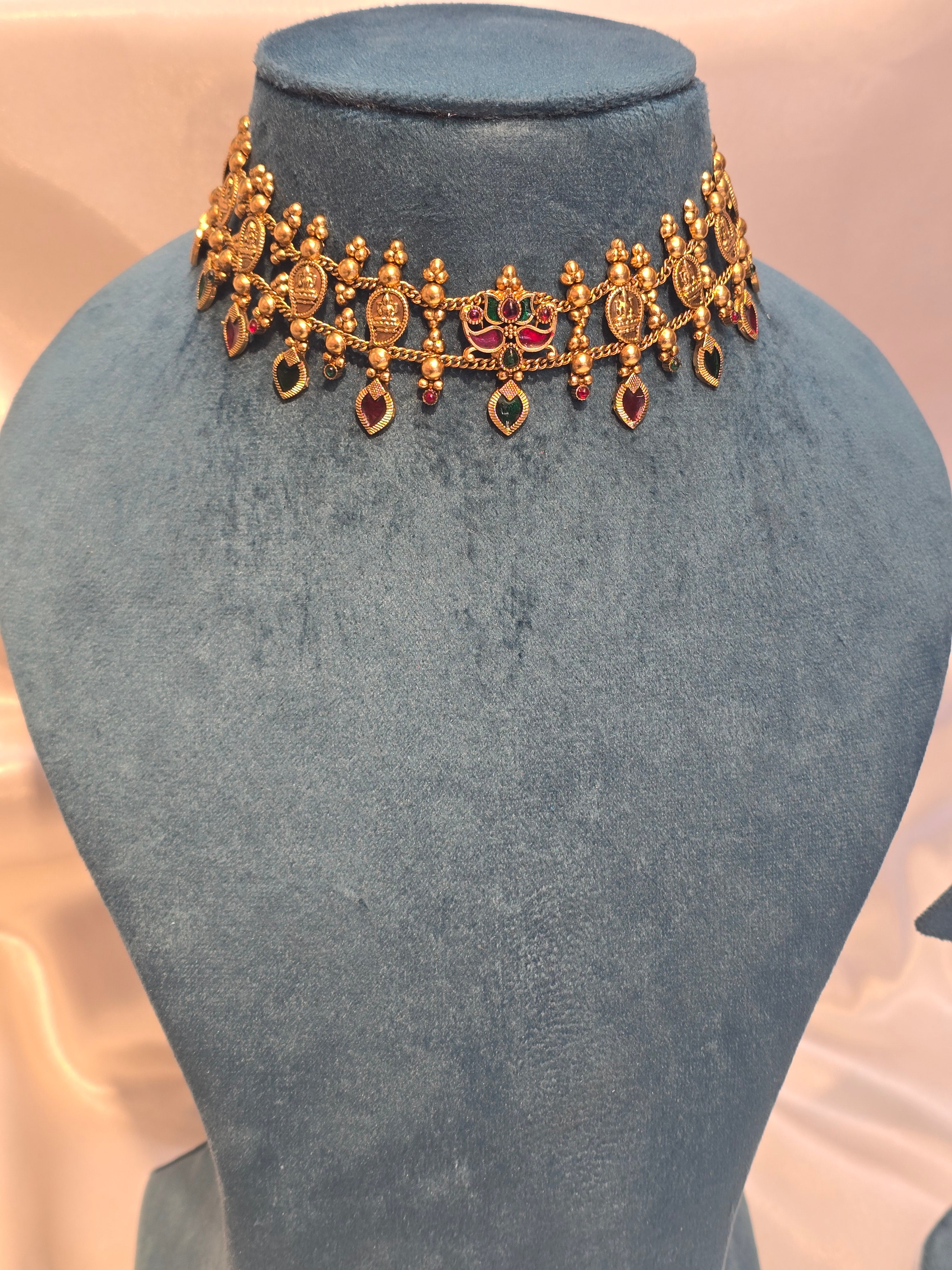 Coin choker set