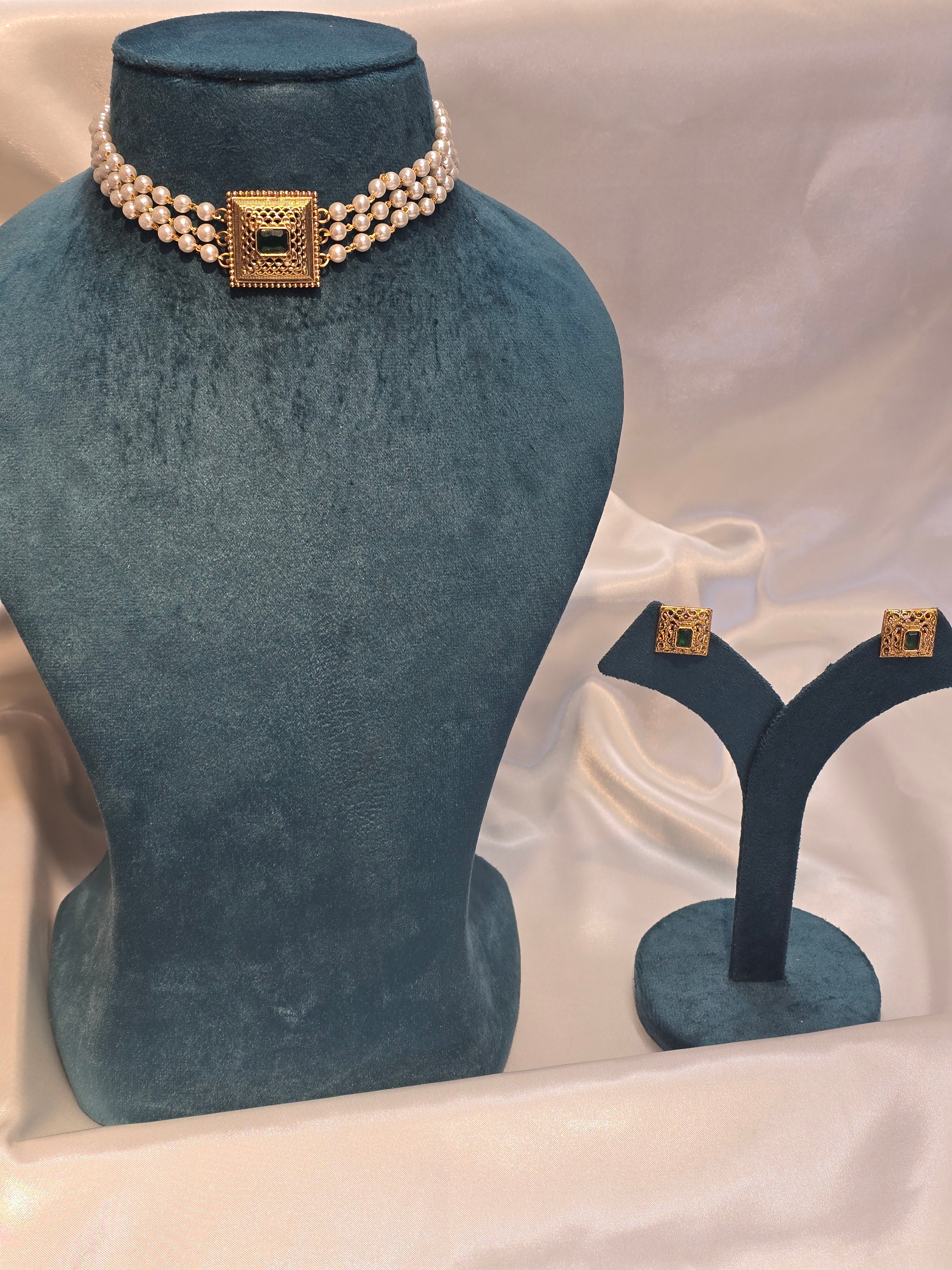 Pearl choker set