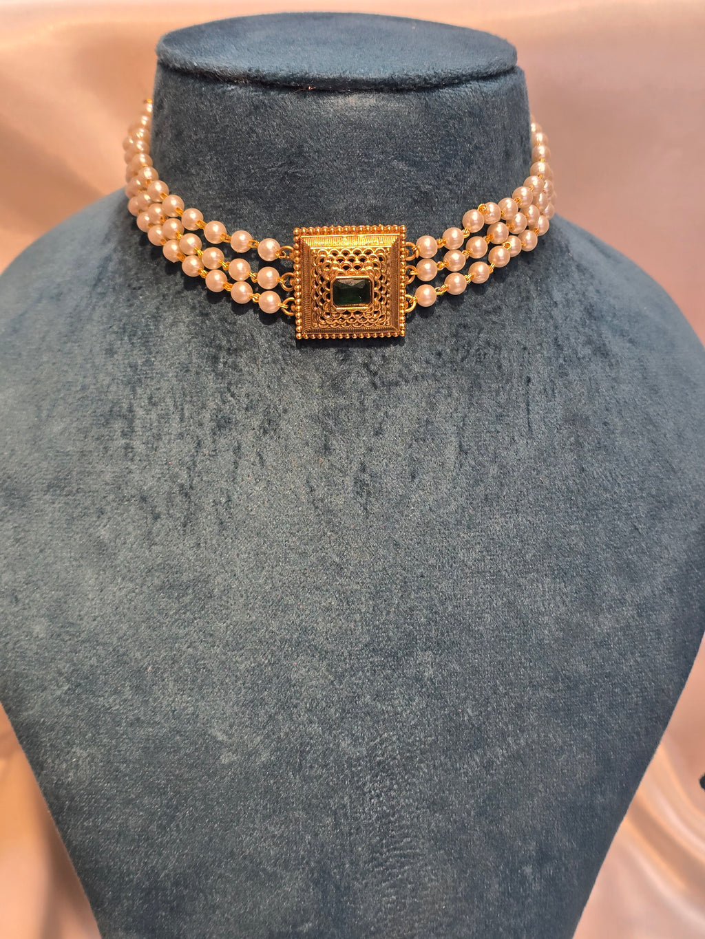 Pearl choker set