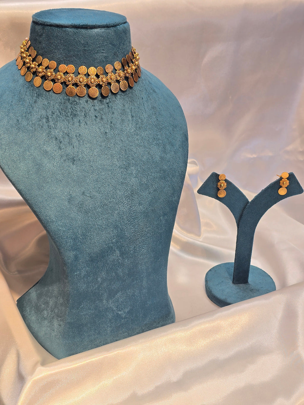 Choker set