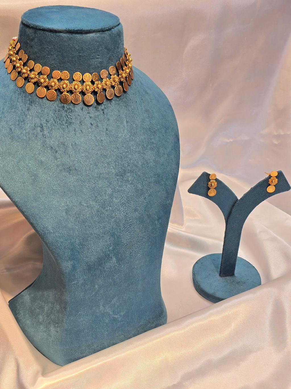 Coin choker set