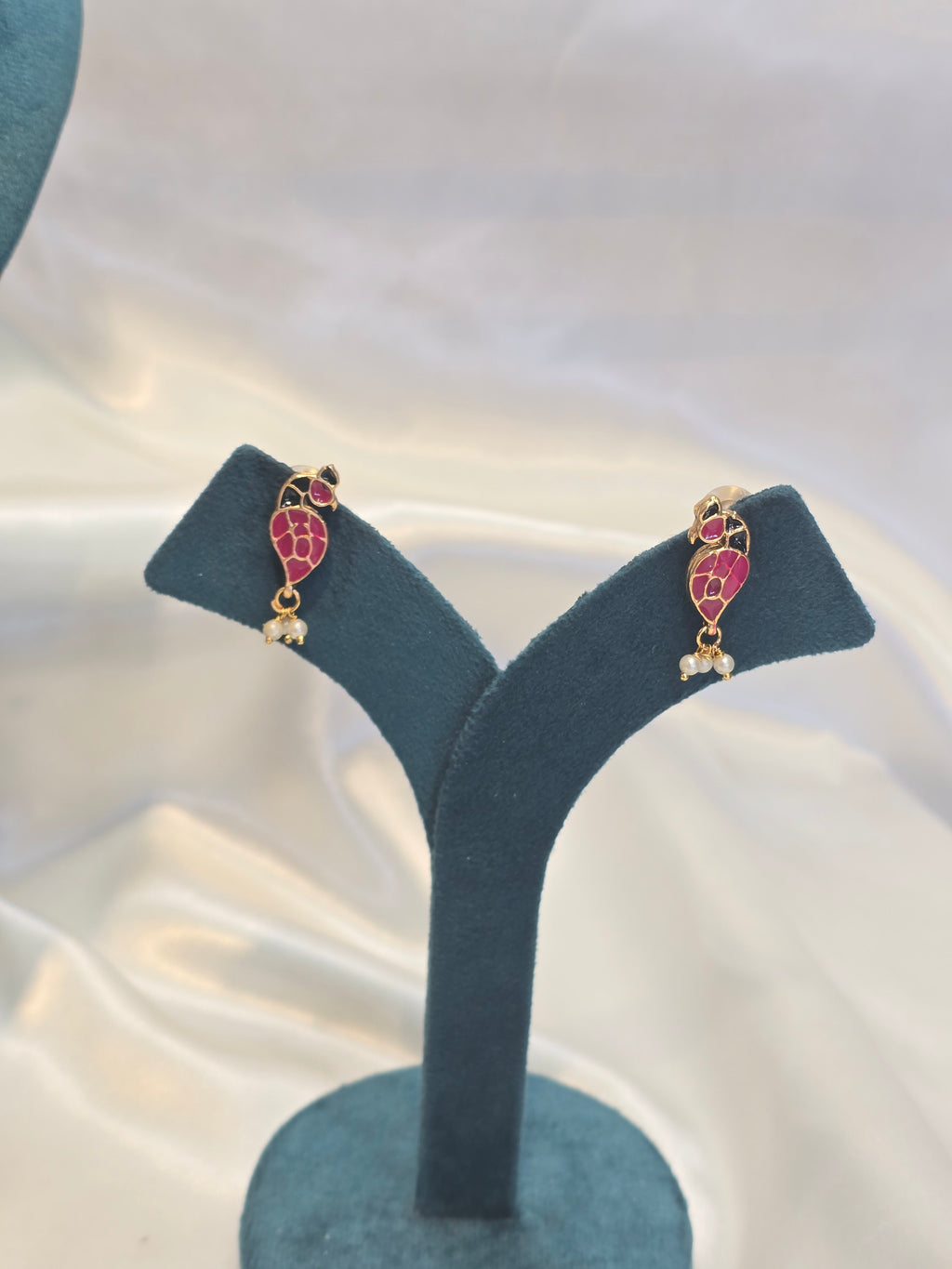 Invisible chain necklace set