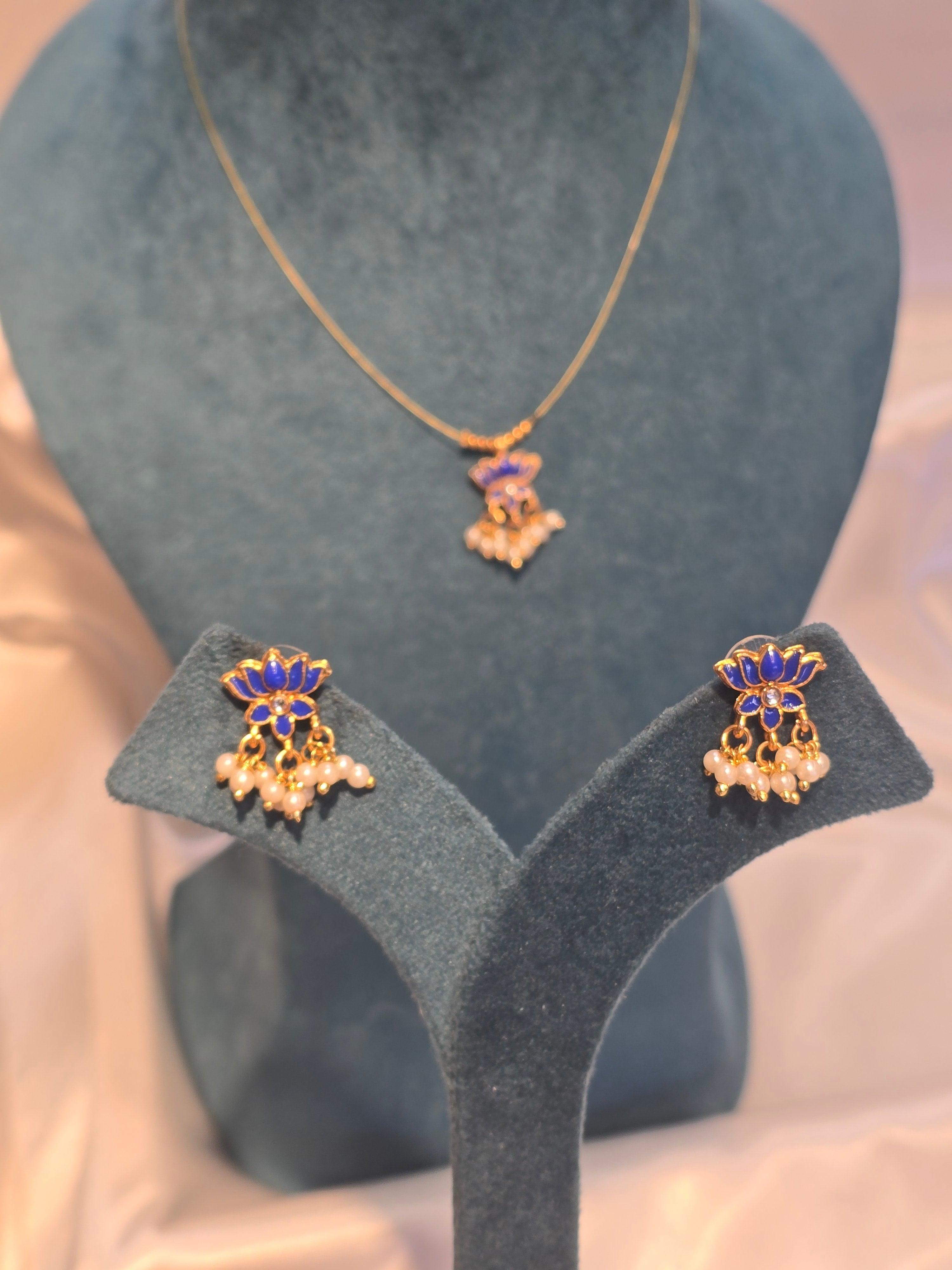 Invisible chain necklace with earrings