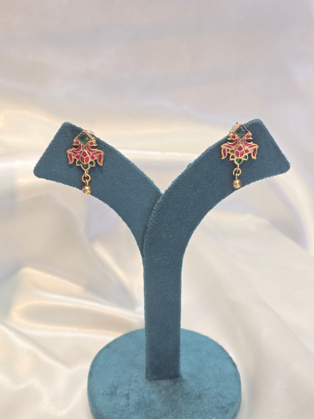 Invisible necklace with earrings