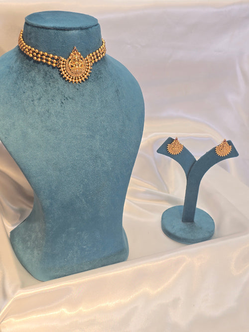 Choker set