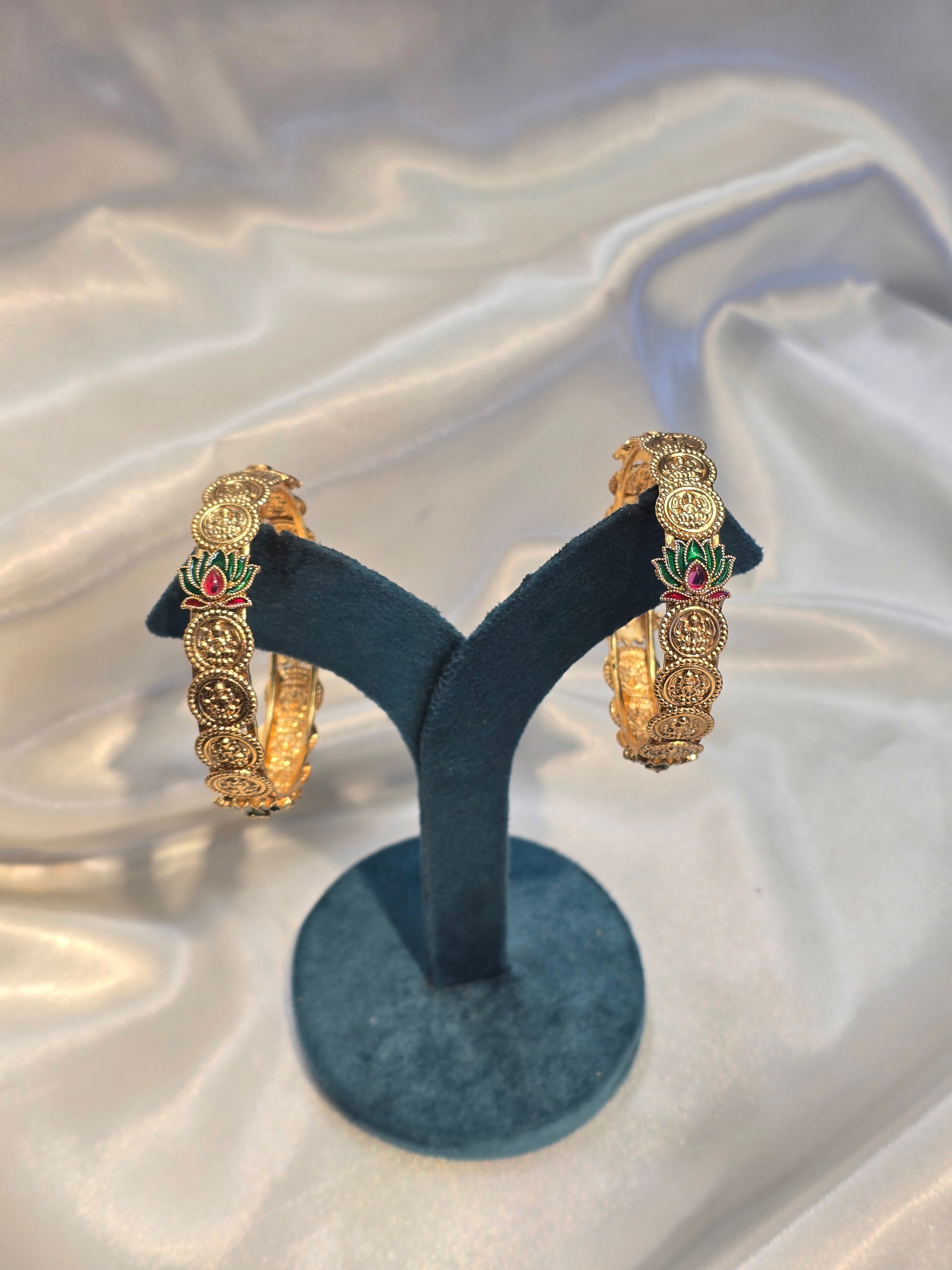 Lotus bangle set