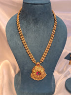 Long necklace with earrings