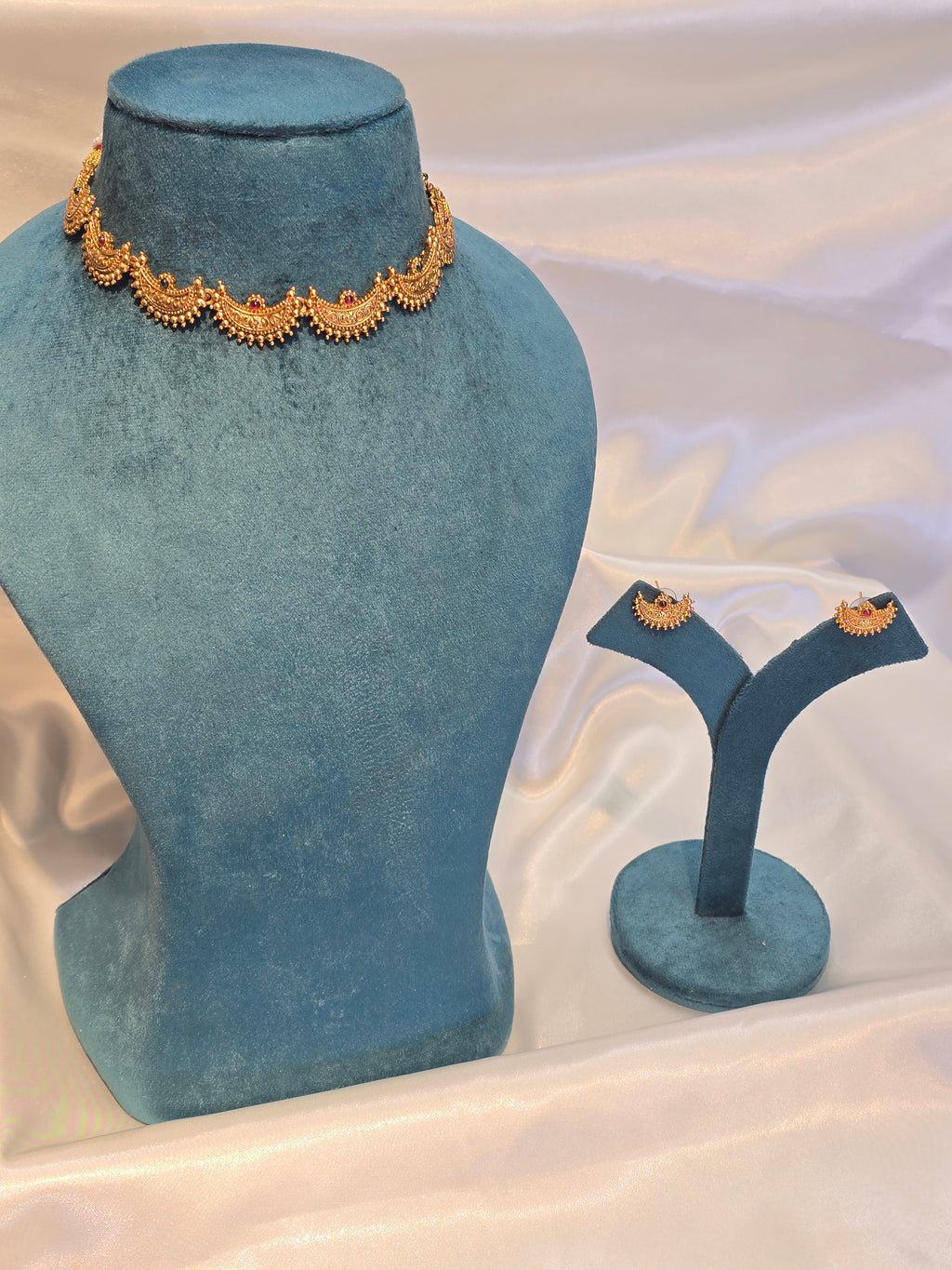 Necklace with earrings