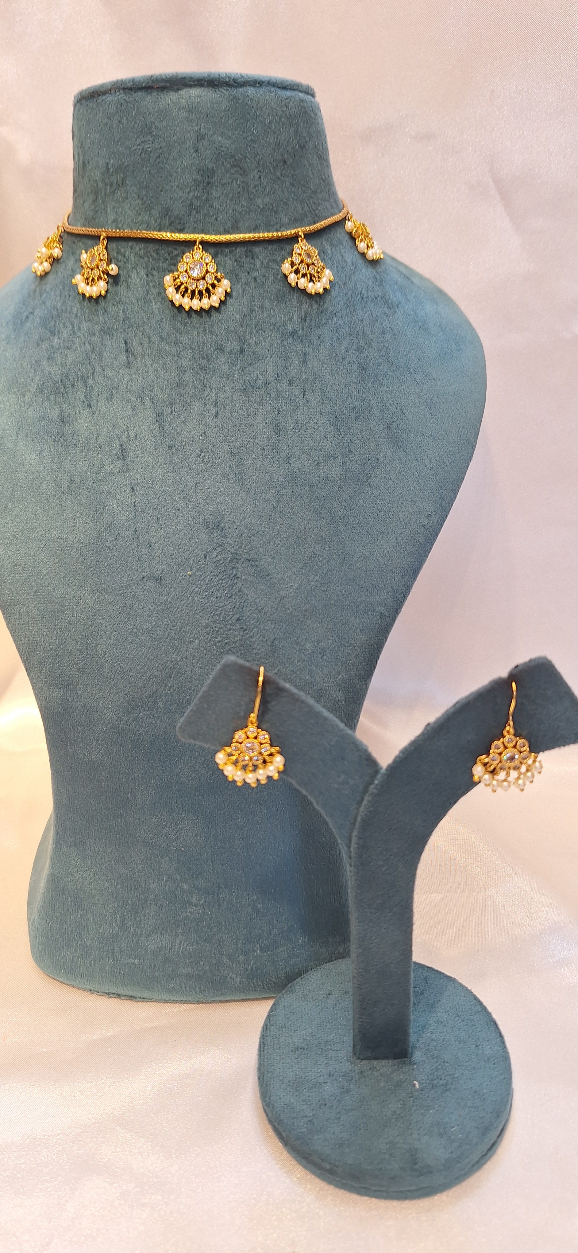 AD stone necklace set
