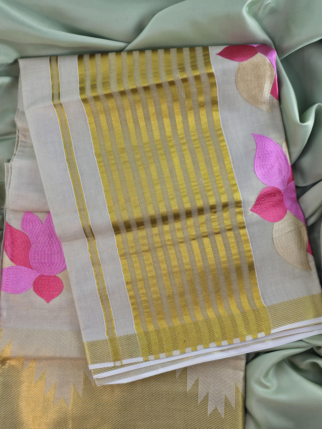 Soft tissue Kerala Traditional Saree