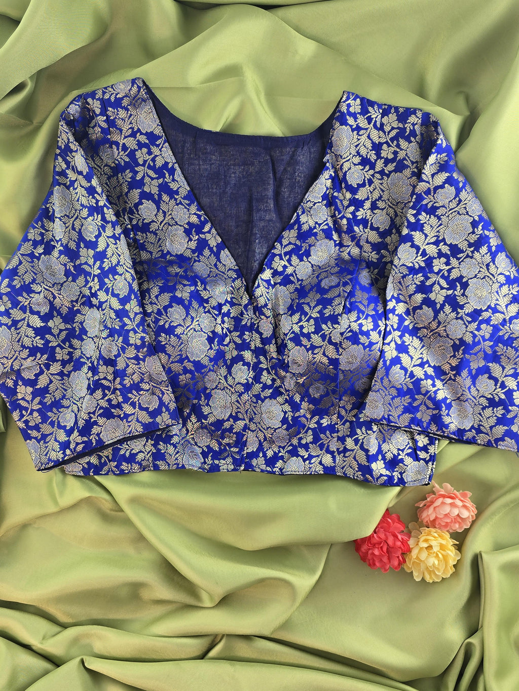 Setmundu and Readymade Blouse  Combo
