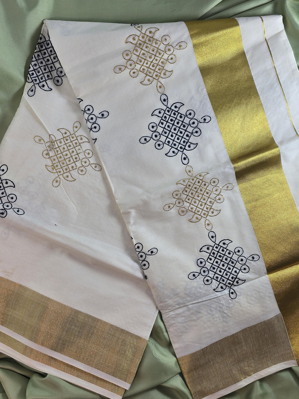 Cotton Kerala Traditional Saree