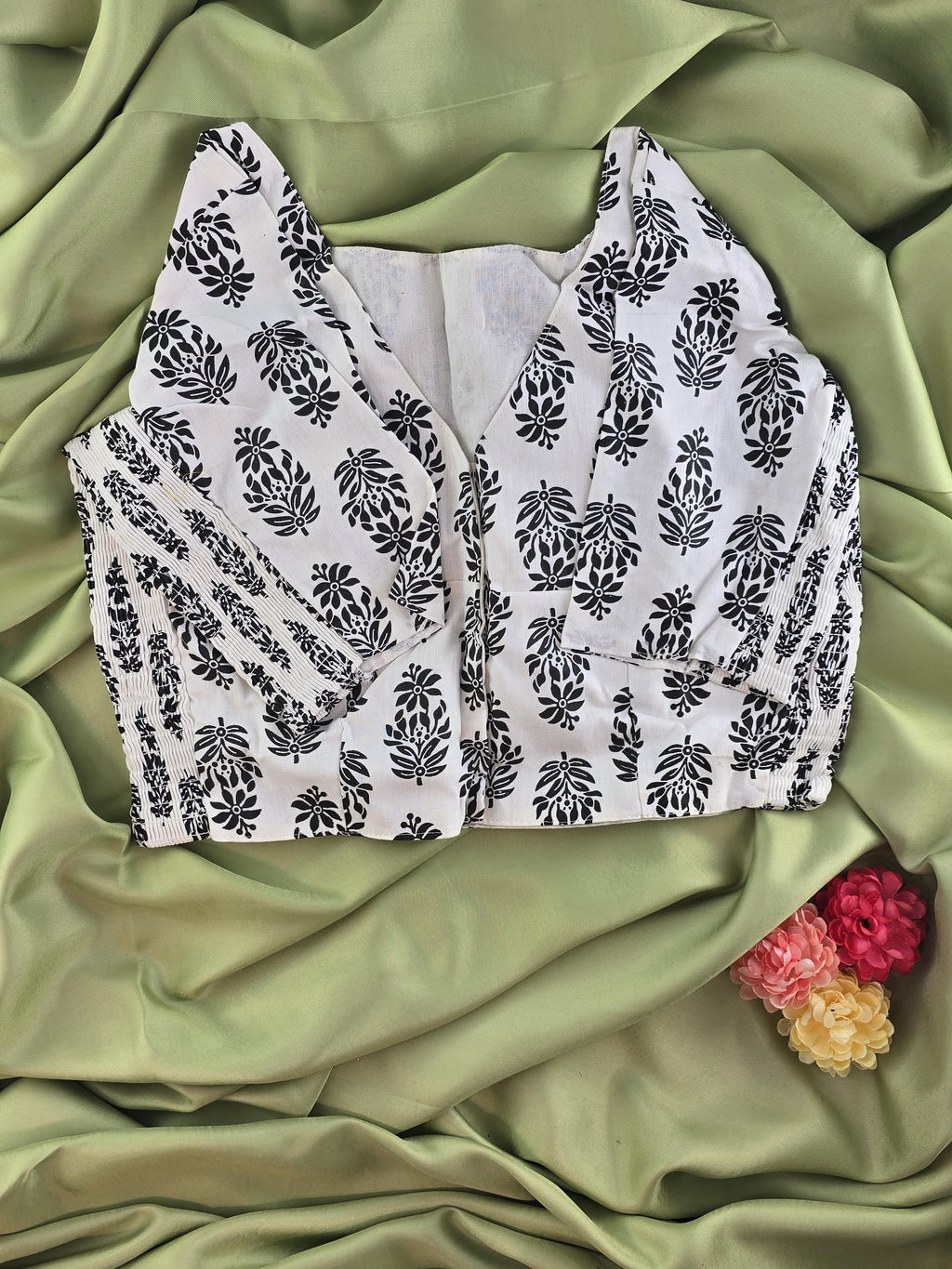 Setmundu and Readymade Blouse  Combo