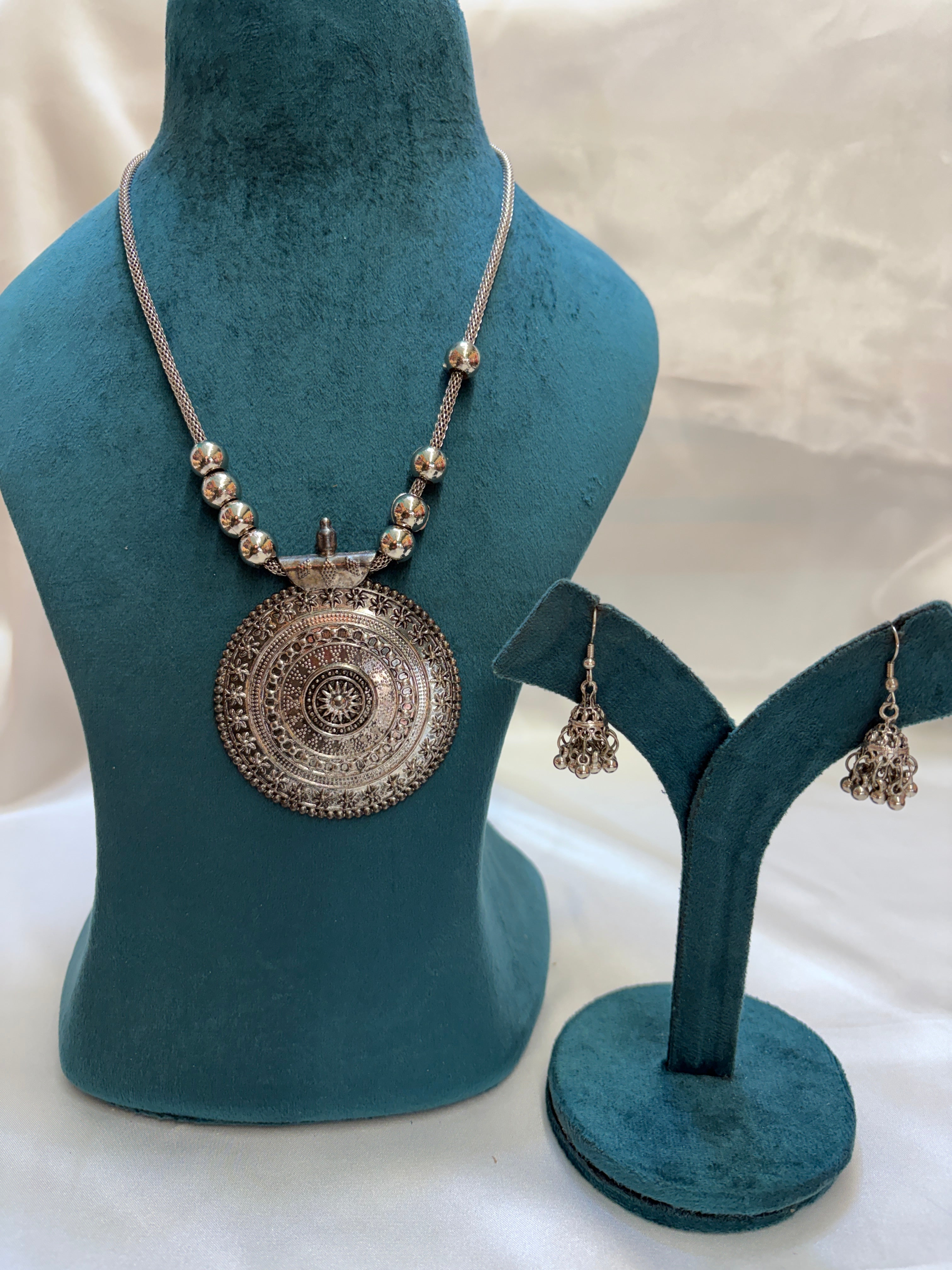 Oxidised necklace with earrings