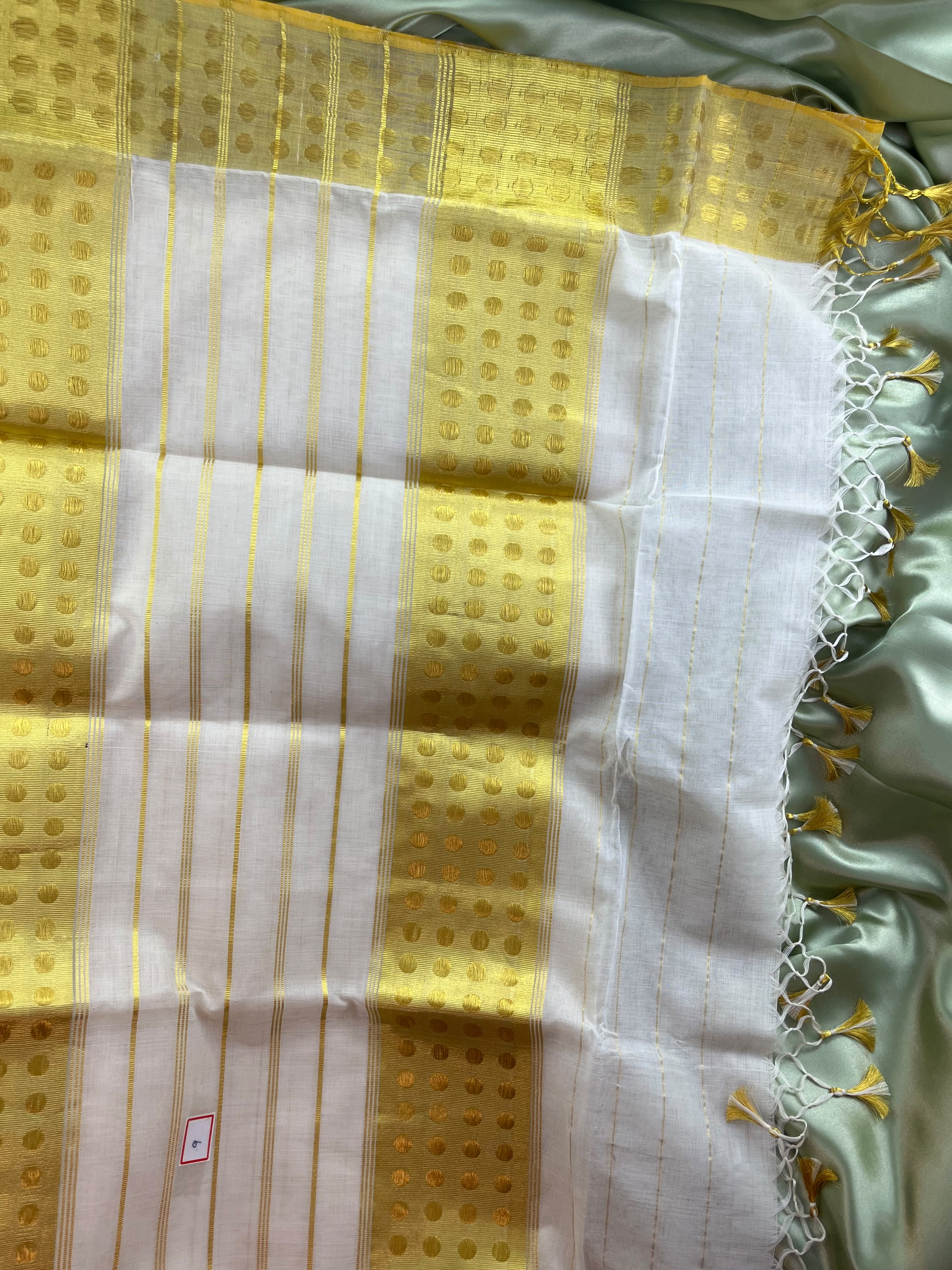 Premium traditional handloom Kerala saree