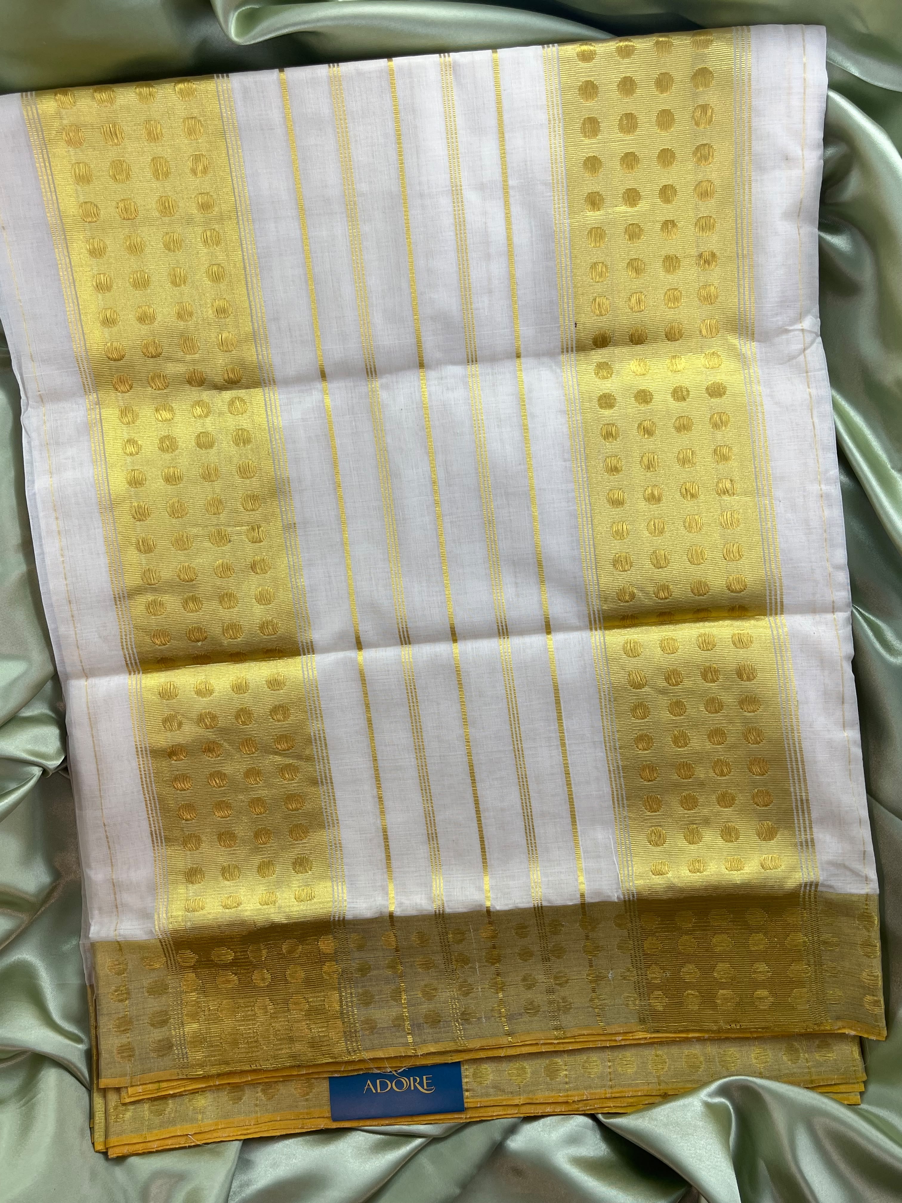 Premium traditional handloom Kerala saree