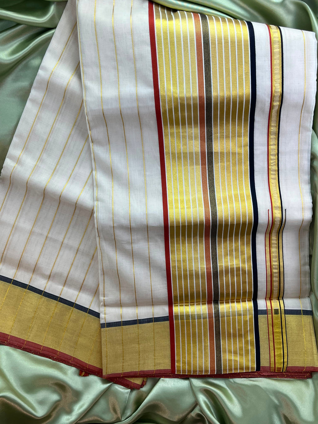 Premium handloom Kerala saree