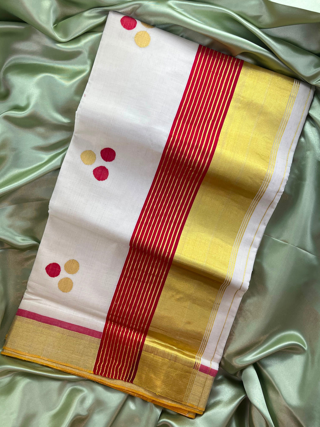 Premium handloom Kerala saree
