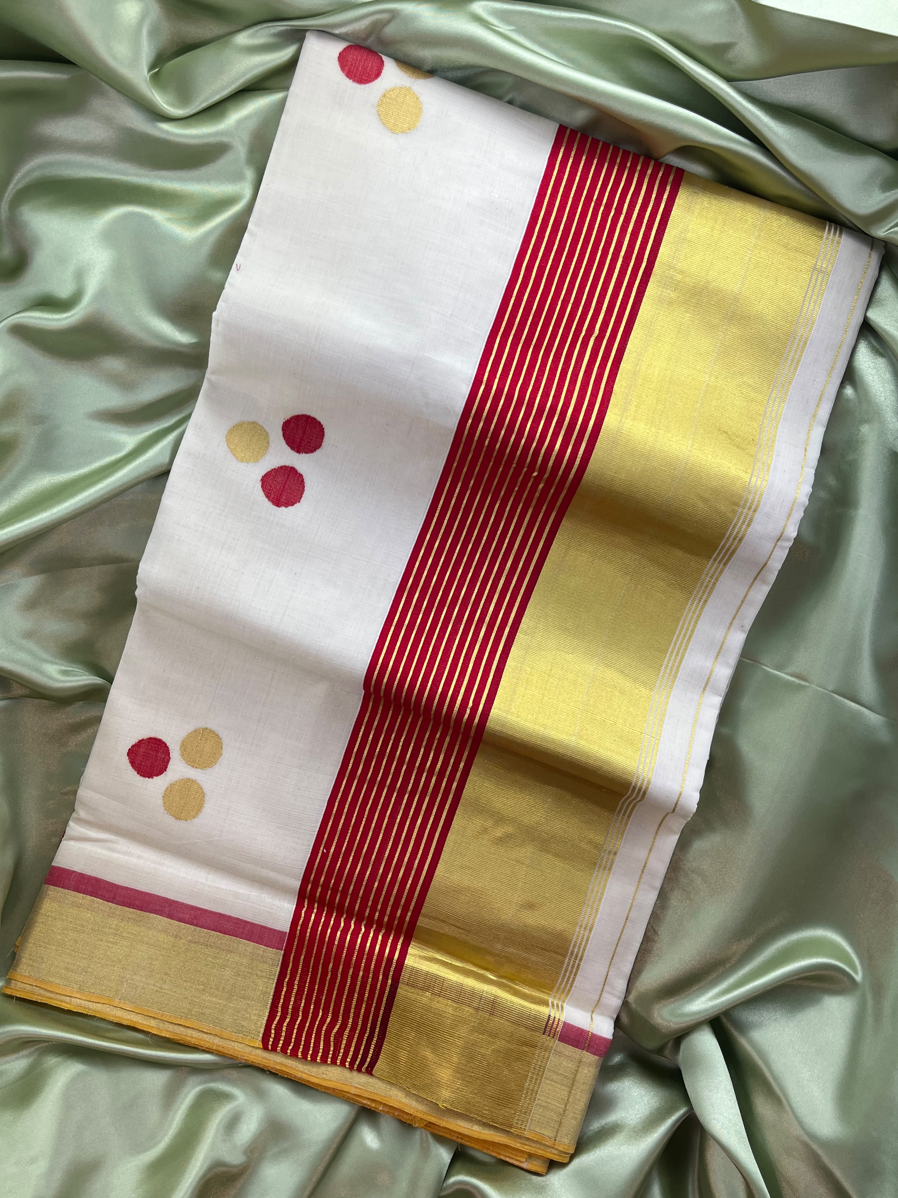 Premium handloom Kerala saree