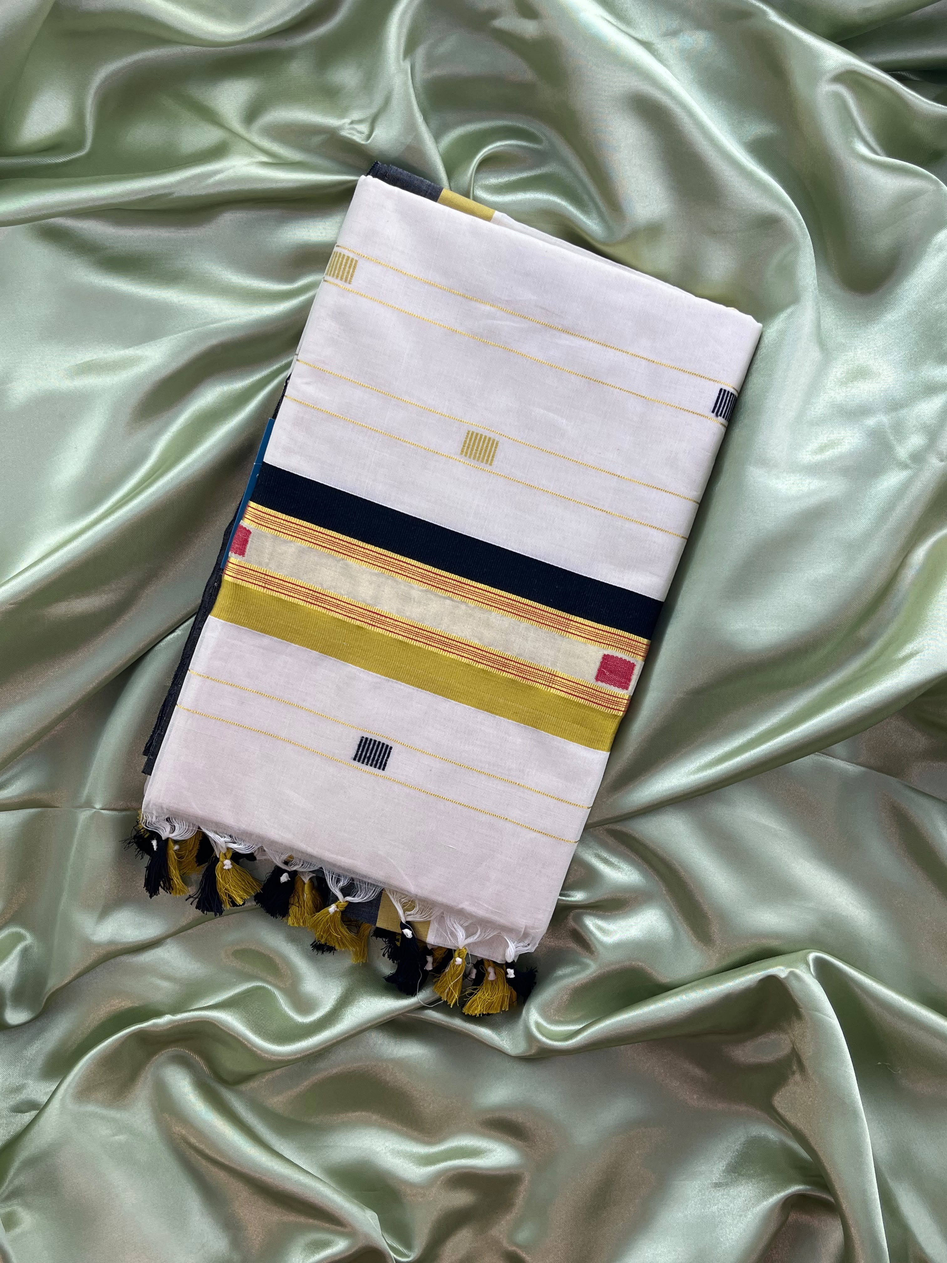 Premium Traditional handloom Kerala saree