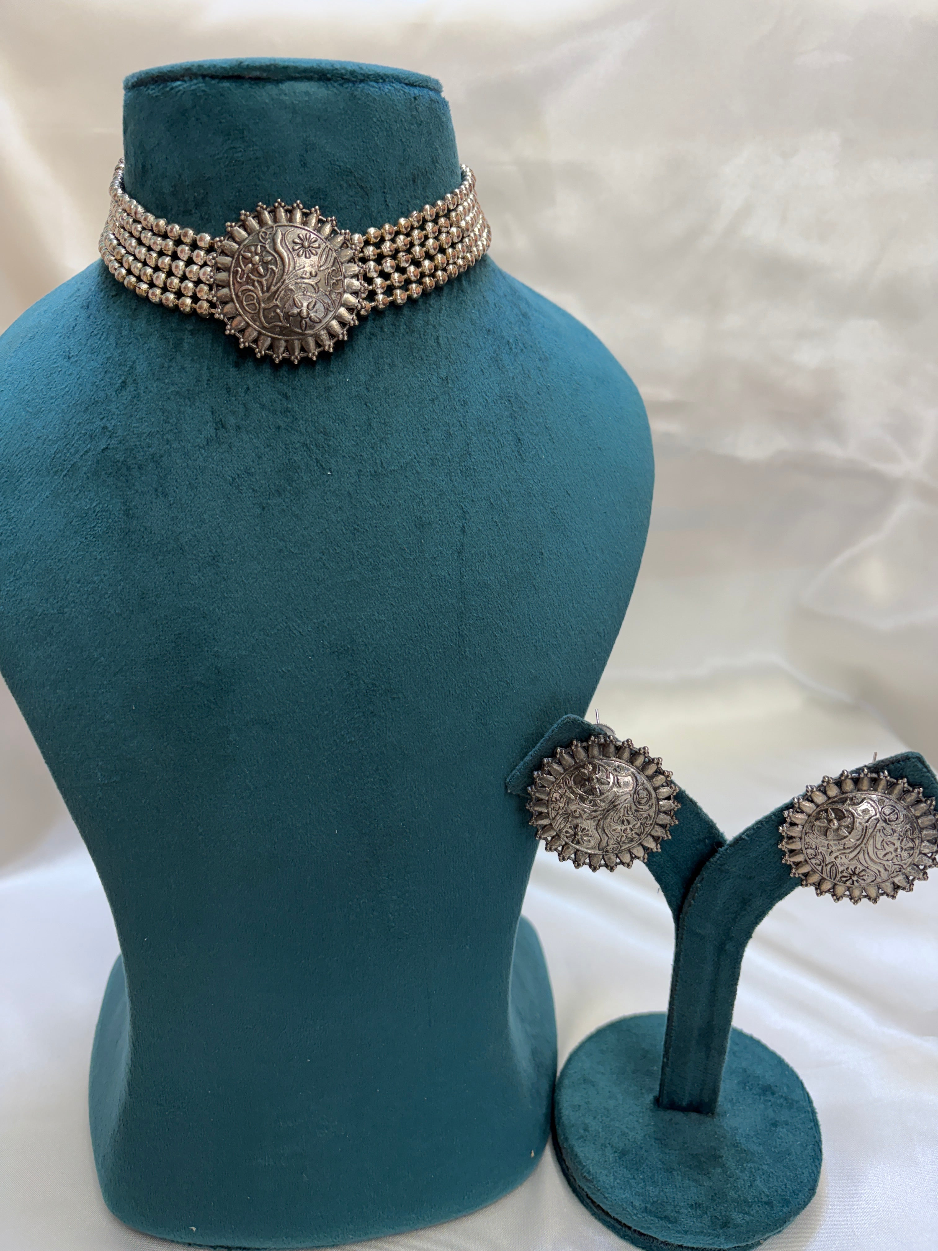 Oxidised choker with earrings