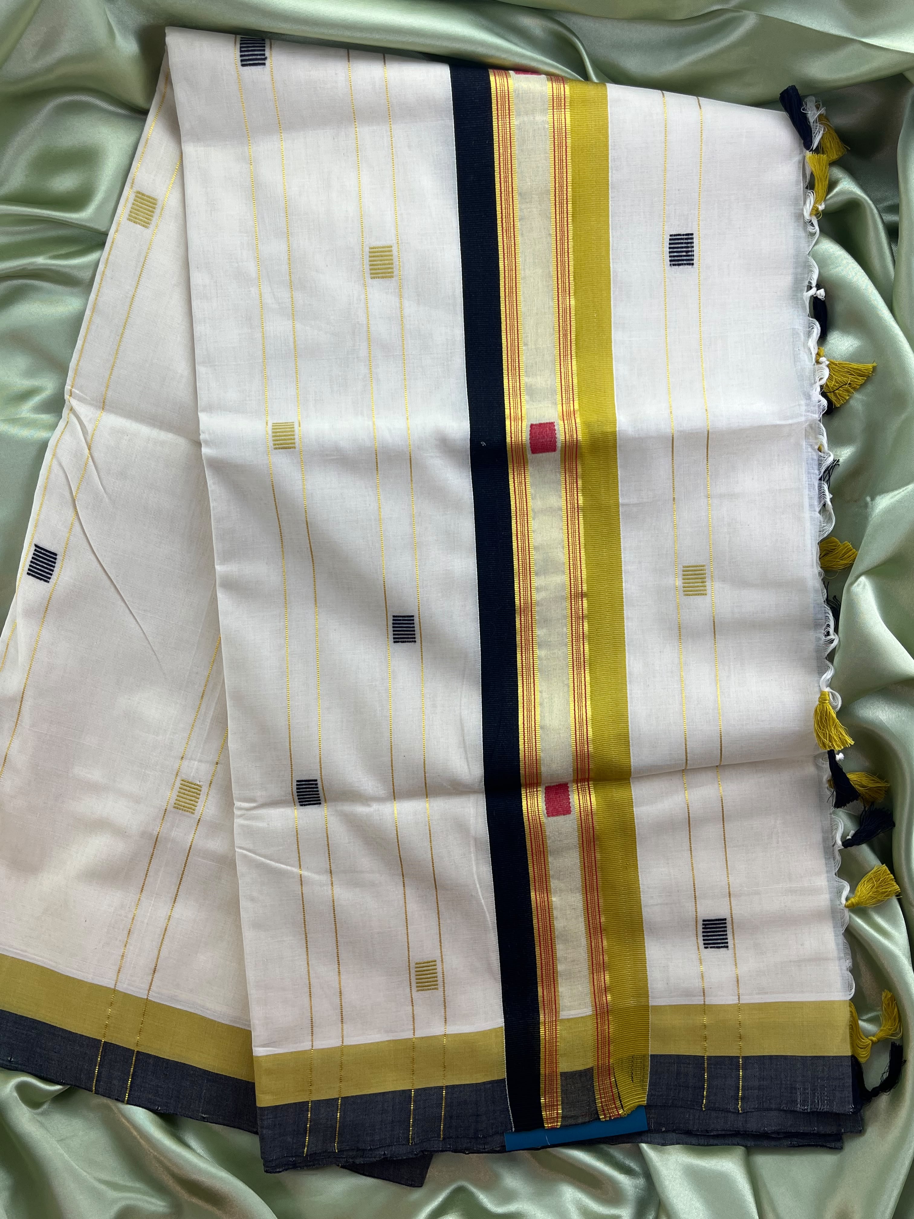Premium Traditional handloom Kerala saree